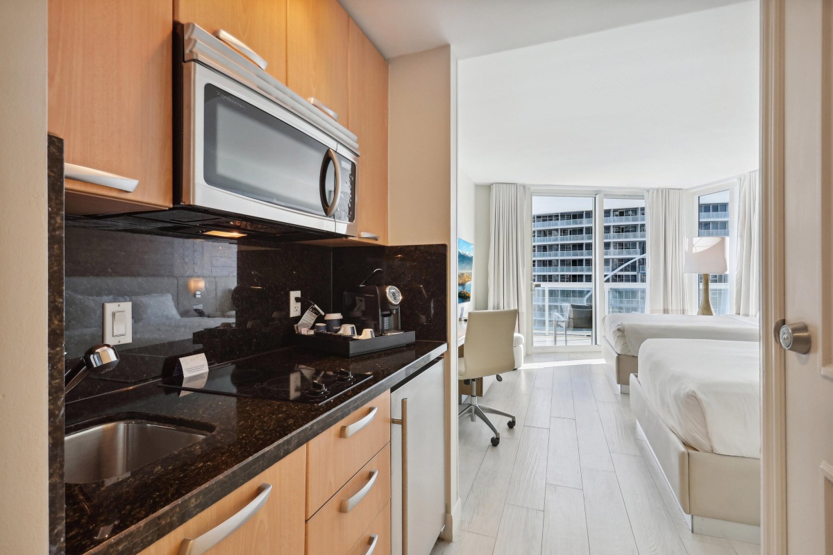 505 N Fort Lauderdale Beach Blvd, Fort Lauderdale, Florida 33304, 1 Bedroom Bedrooms, ,1 BathroomBathrooms,Apartment,For Sale,The Q Club ,N Fort Lauderdale Beach Blvd,12,1004