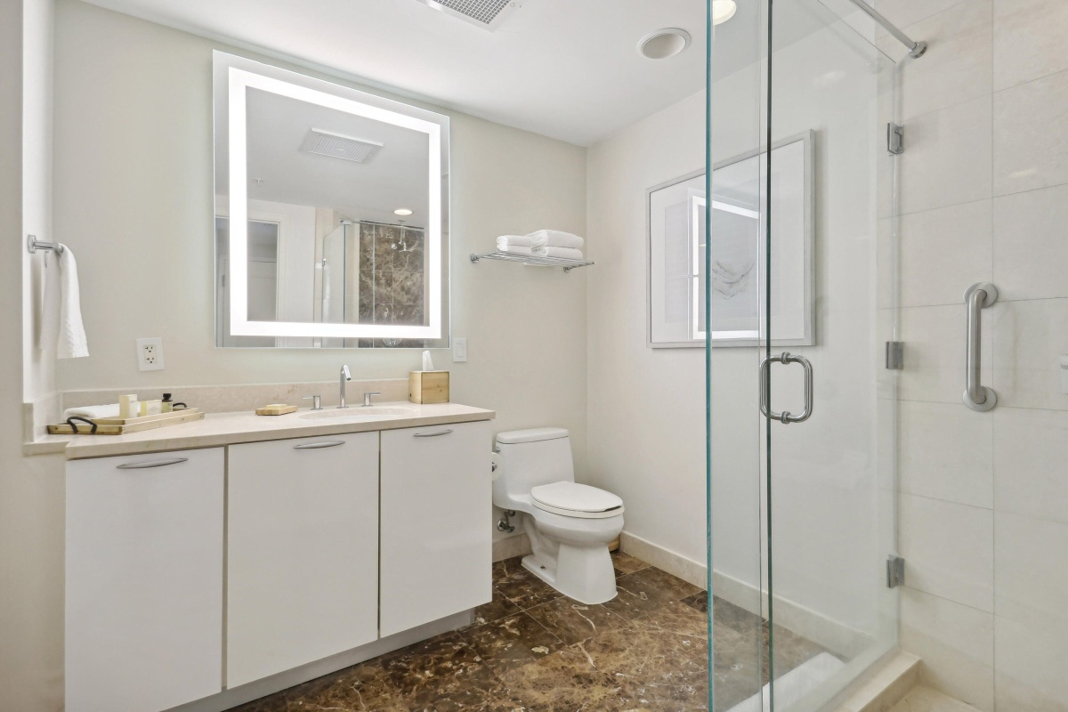 505 N Fort Lauderdale Beach Blvd, Fort Lauderdale, Florida 33304, 1 Bedroom Bedrooms, ,1 BathroomBathrooms,Apartment,For Sale,The Q Club ,N Fort Lauderdale Beach Blvd,12,1004