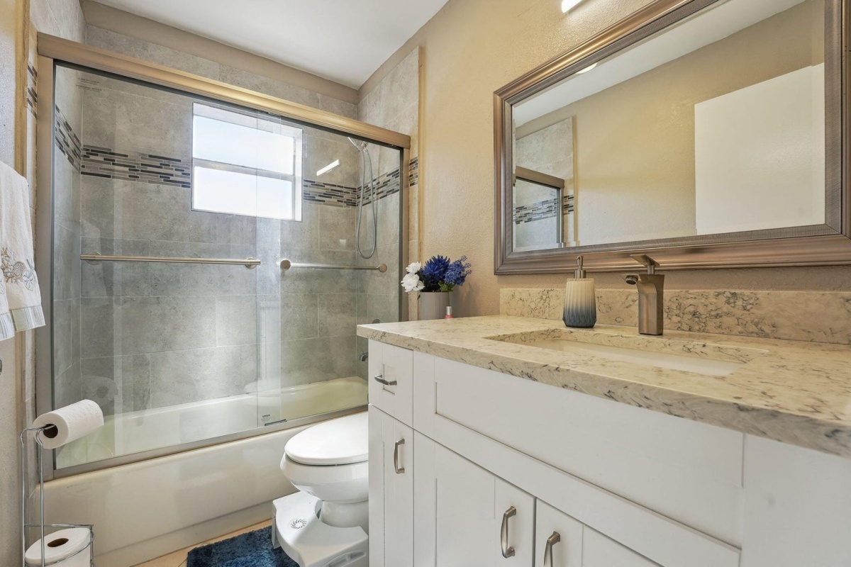 431 Saxony I, Delray Beach, Florida 33446, 2 Bedrooms Bedrooms, ,2 BathroomsBathrooms,Apartment,For Sale,Kings Point,Saxony I,2,1006