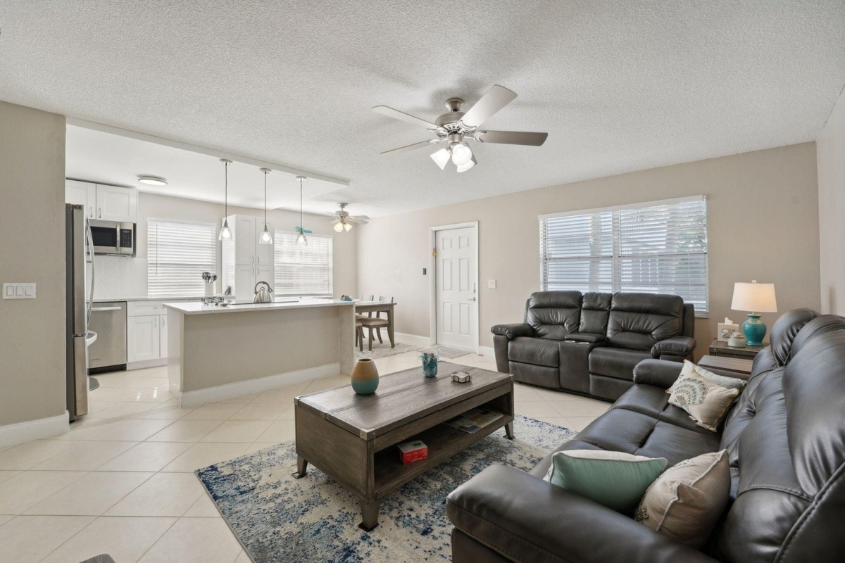 431 Saxony I, Delray Beach, Florida 33446, 2 Bedrooms Bedrooms, ,2 BathroomsBathrooms,Apartment,For Sale,Kings Point,Saxony I,2,1006