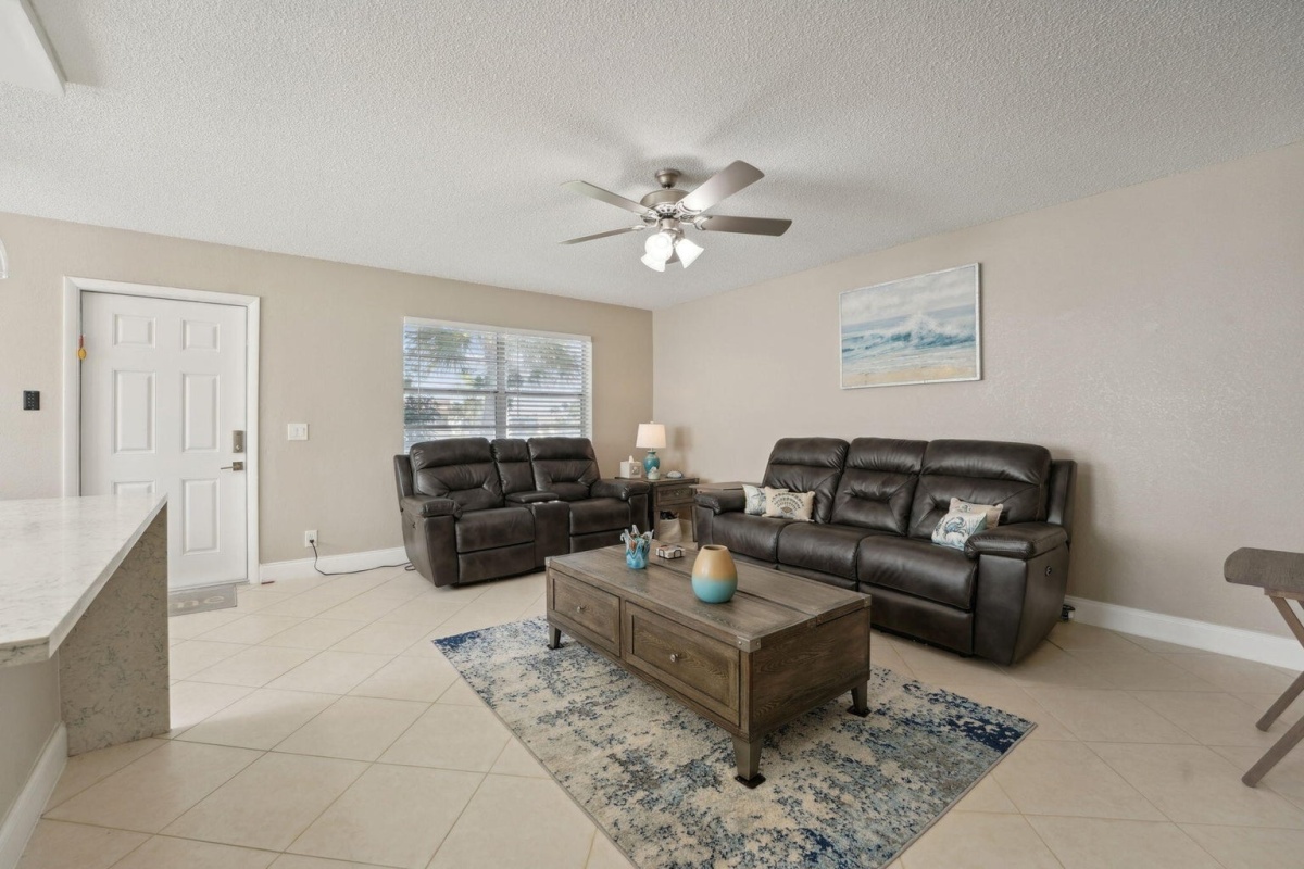 431 Saxony I, Delray Beach, Florida 33446, 2 Bedrooms Bedrooms, ,2 BathroomsBathrooms,Apartment,For Sale,Kings Point,Saxony I,2,1006