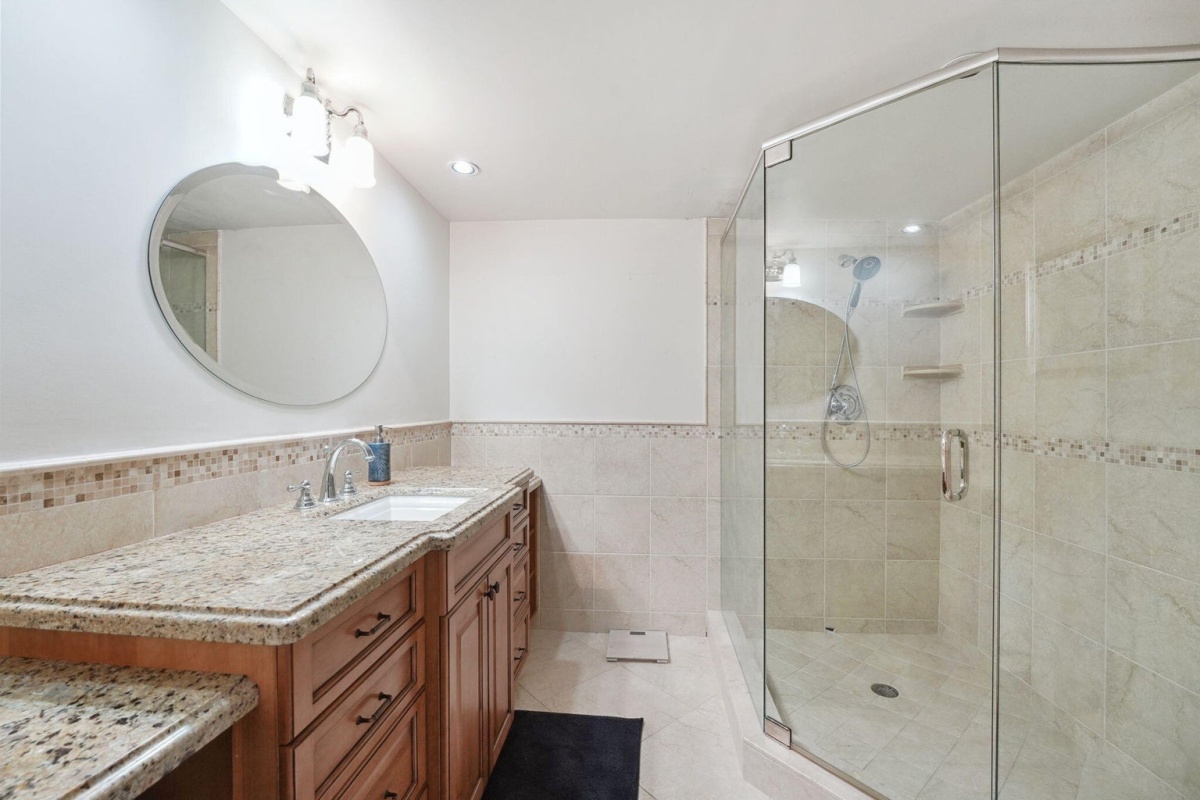 100 Pelican Pointe Drive, Delray Beach, Florida 33483, 2 Bedrooms Bedrooms, ,2 BathroomsBathrooms,Apartment,For Sale,Pelican Pointe ,Pelican Pointe Drive,1,1007