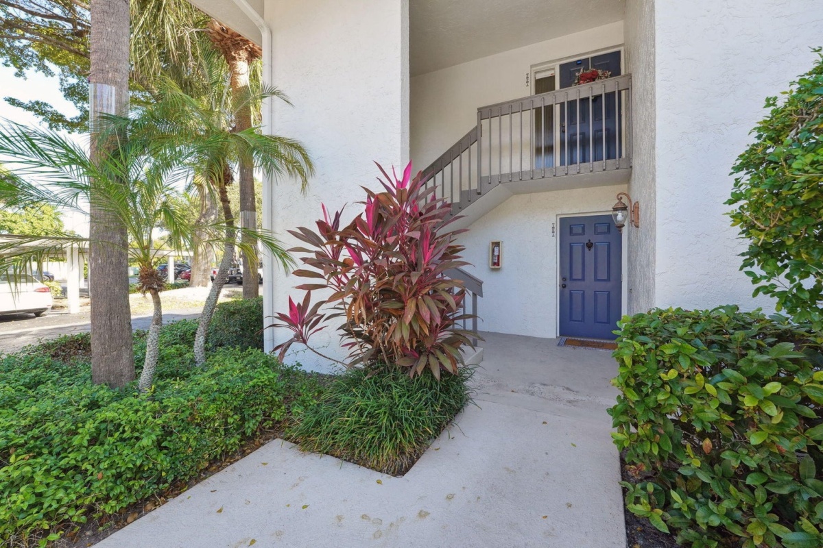 100 Pelican Pointe Drive, Delray Beach, Florida 33483, 2 Bedrooms Bedrooms, ,2 BathroomsBathrooms,Apartment,For Sale,Pelican Pointe ,Pelican Pointe Drive,1,1007
