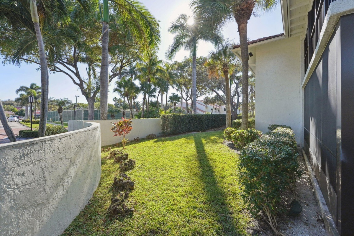100 Pelican Pointe Drive, Delray Beach, Florida 33483, 2 Bedrooms Bedrooms, ,2 BathroomsBathrooms,Apartment,For Sale,Pelican Pointe ,Pelican Pointe Drive,1,1007