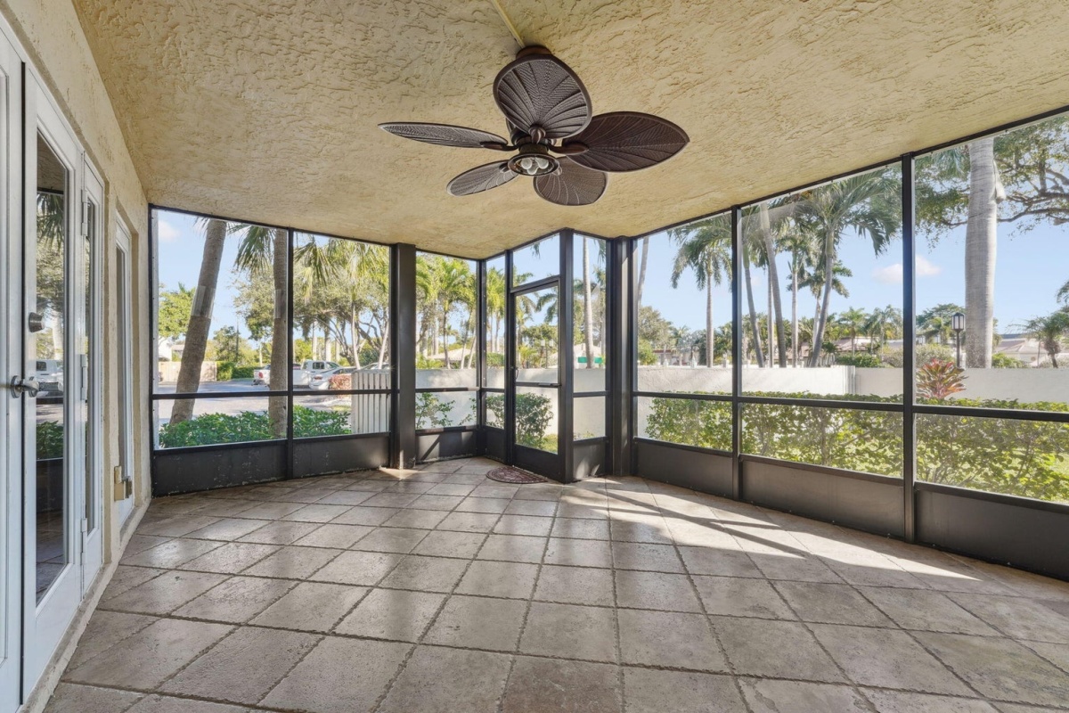 100 Pelican Pointe Drive, Delray Beach, Florida 33483, 2 Bedrooms Bedrooms, ,2 BathroomsBathrooms,Apartment,For Sale,Pelican Pointe ,Pelican Pointe Drive,1,1007