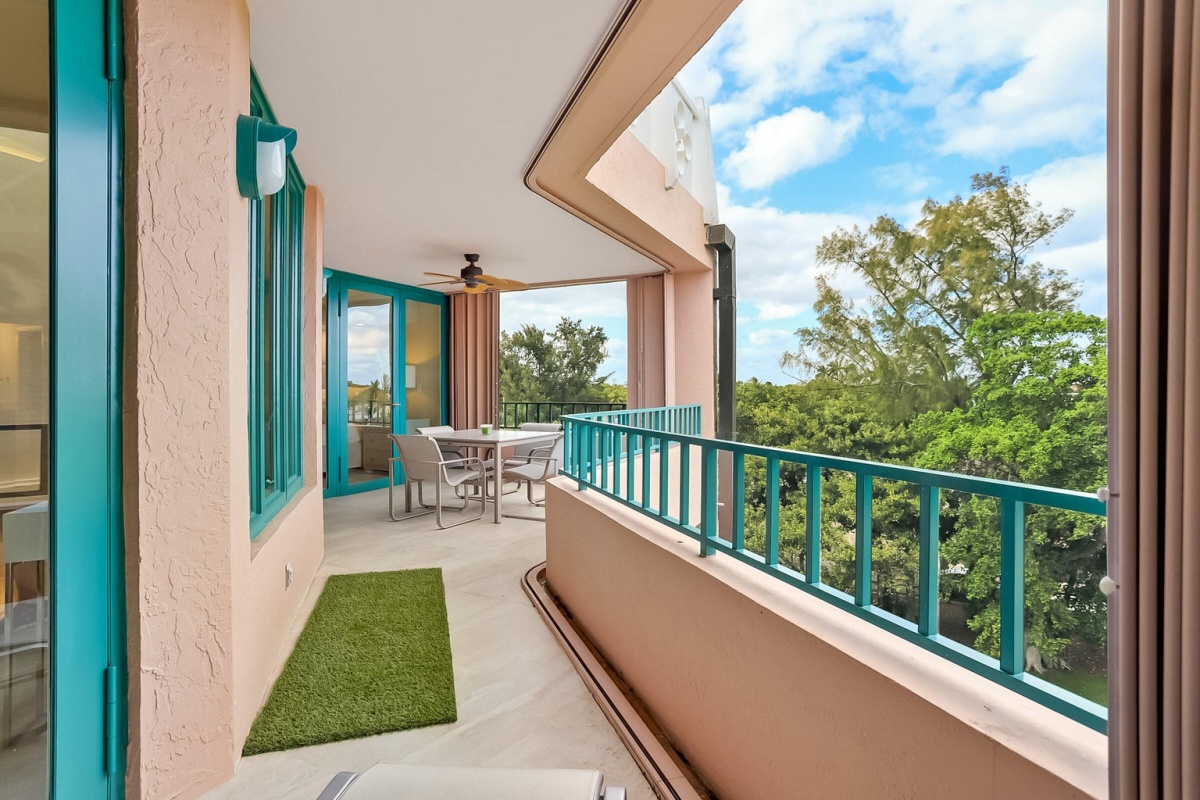 100 SE 5th Avenue, Penthouse 2, Boca Raton, Florida 33432, 2 Bedrooms Bedrooms, ,2 BathroomsBathrooms,Apartment,For Sale,Mizner Court,SE 5th Avenue, Penthouse 2,5,1008